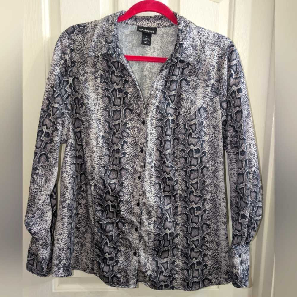 18 Lane Bryant Gray Snake Print Shirt